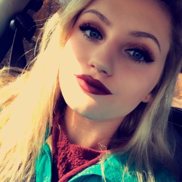 Meet your Posher, Jena - Picture 1 of 1